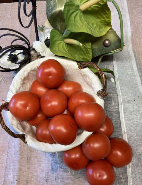 1kg environ Tomates (cal 57) IMPORT  cat1/ cal 57